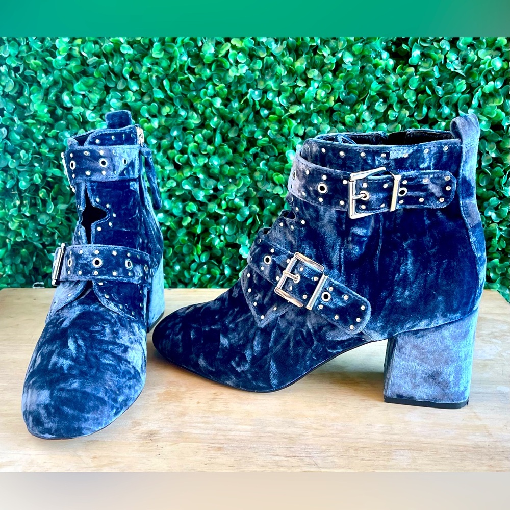 Rebecca Minkoff Womens Blue Crushed
Velvet Shoes Boots Booties Buckle
Studs 8.5